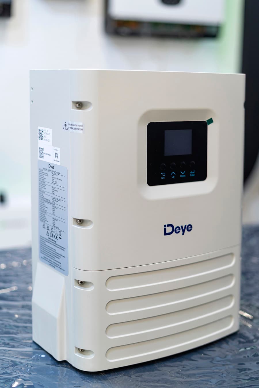 اینورتر دیه آف‌گرید 6 کیلووات Deye تک‌فاز مدل SUN-6K